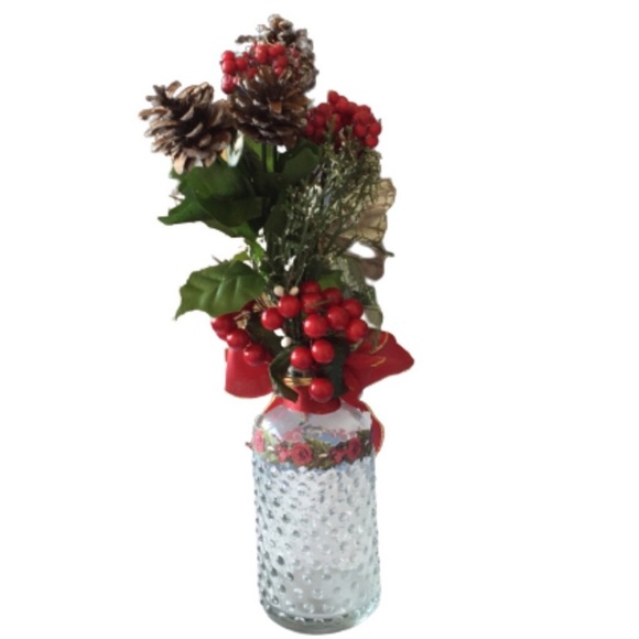 HAND CRAFTED Holiday Decor Faux Foliage Gold Butterfly and Pinecone Accent NEW - Picture 5 of 13